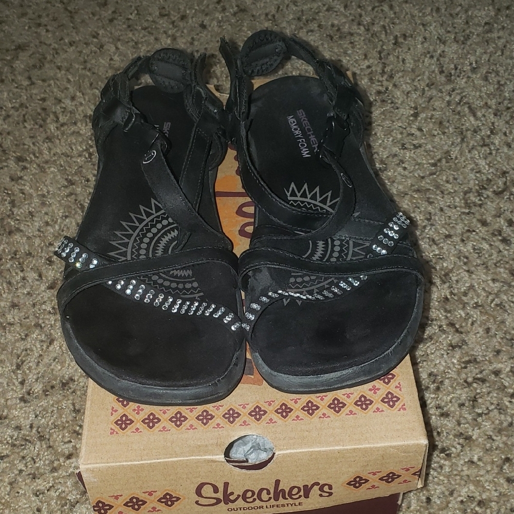 Skechers Memory Foam Rhinestones Black Reggae Slum Festivity Women's Sandals 7